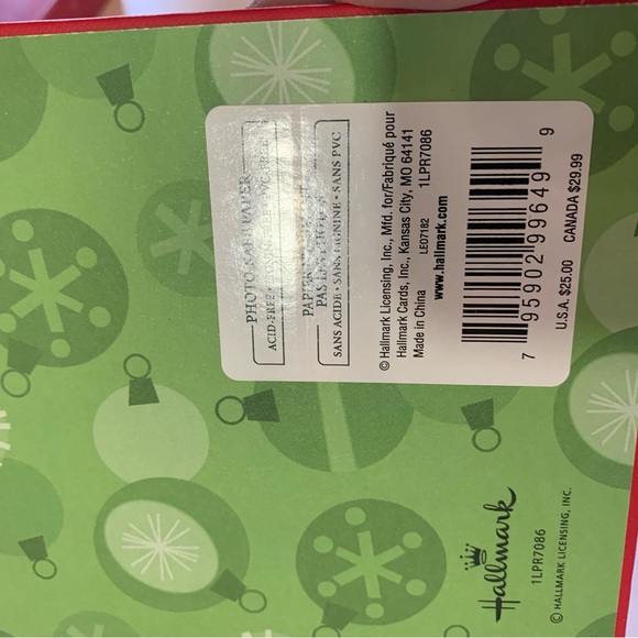 Hallmark Christmas Instant Scrap/Photo Book - Picture 14 of 14